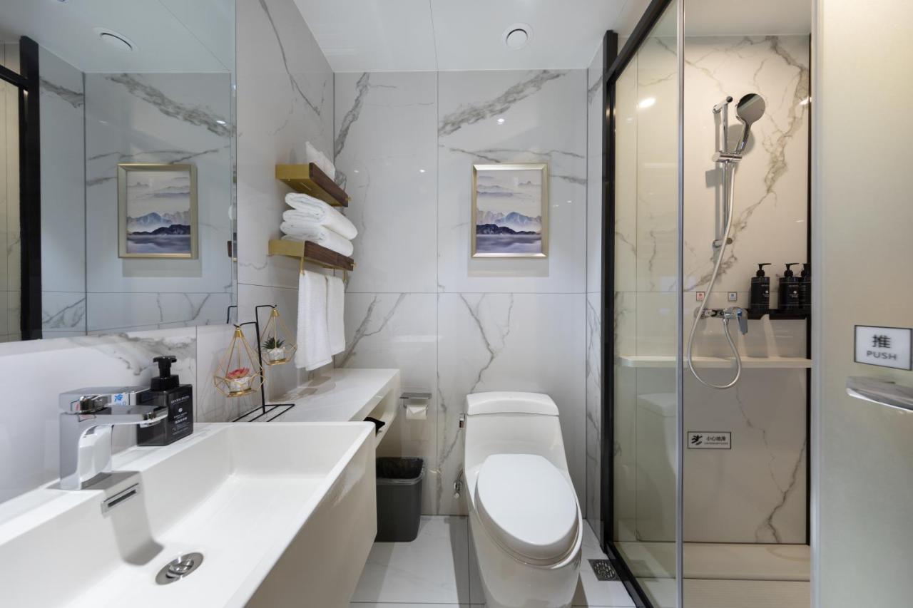 Ausotel By Argyle Baiyun International Airport Renhe Metro Exit B Guangzhou Exterior photo